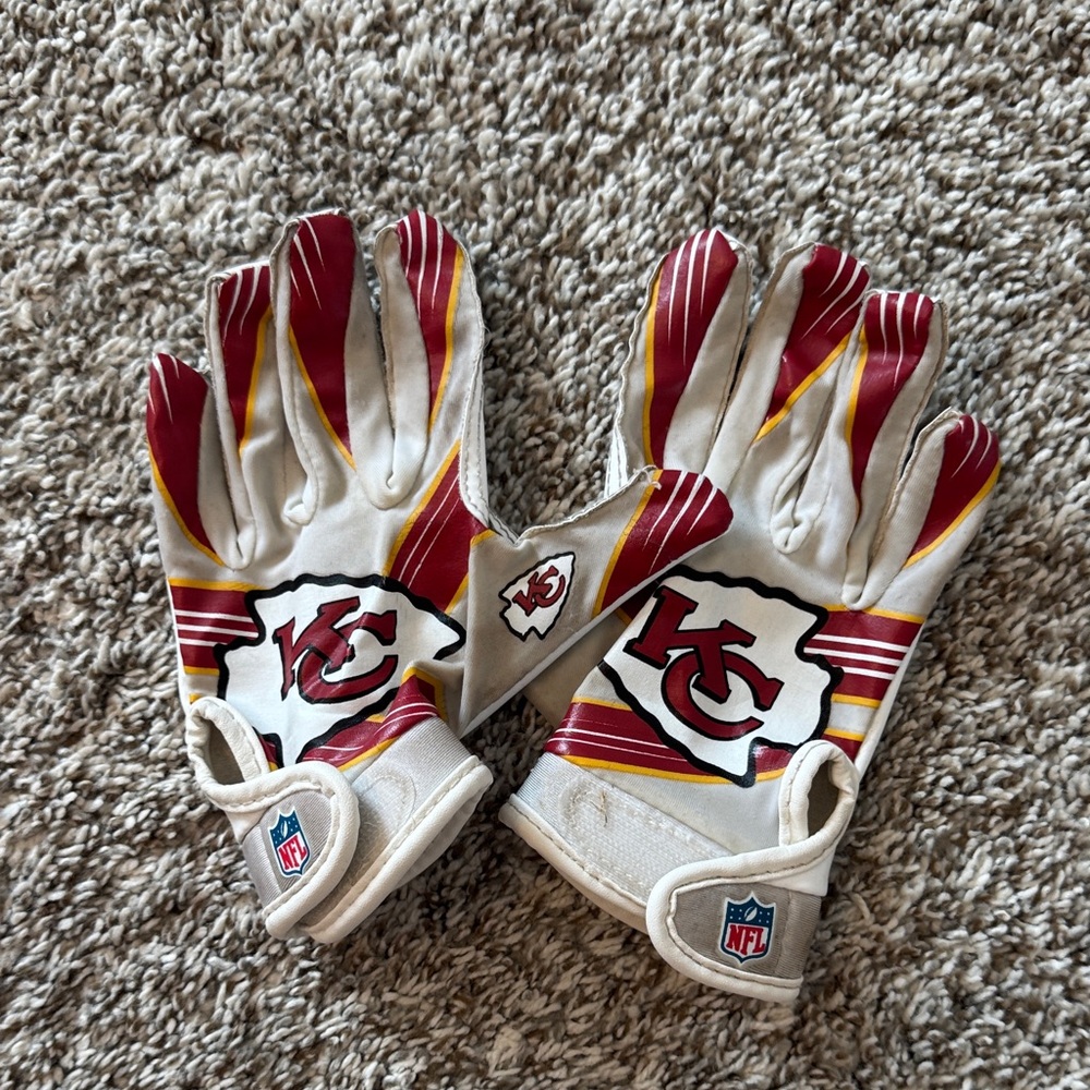 Kids NFL Kansas City Chiefs Red and White Gloves